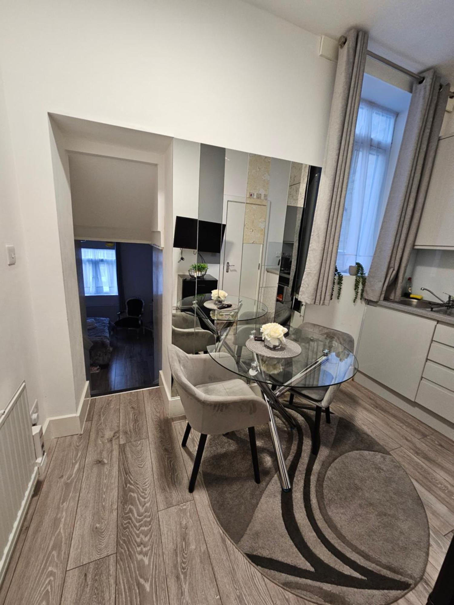 Large Studio Apartment 30 Mins To Oxford Street London Exterior photo